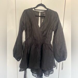 Black Long Sleeves romper size large fashion Nova